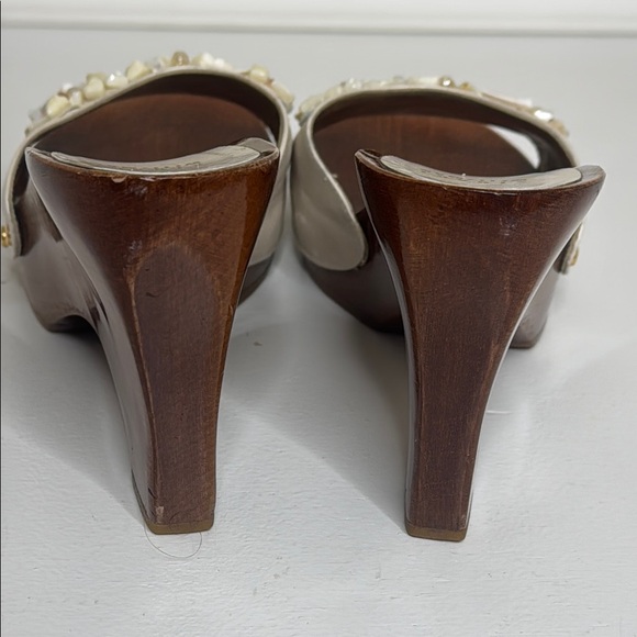 Stuart Weitzman Wood Sole Cream Shells Beads Y2K Beach Resortwear Spain Sandals - Picture 9 of 11